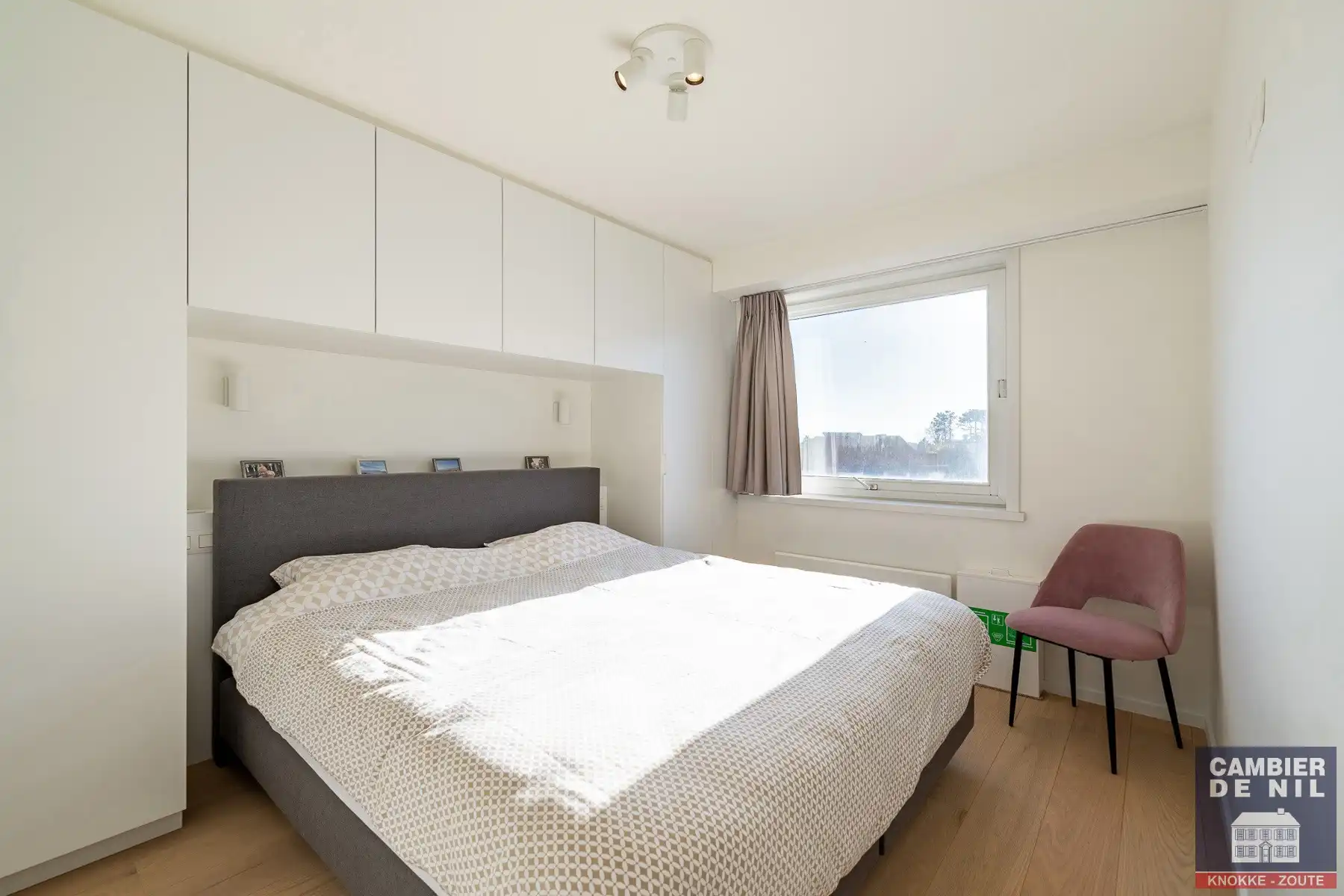Gerenoveerd en gemeubeld appartement op toplocatie - Open zicht foto 9