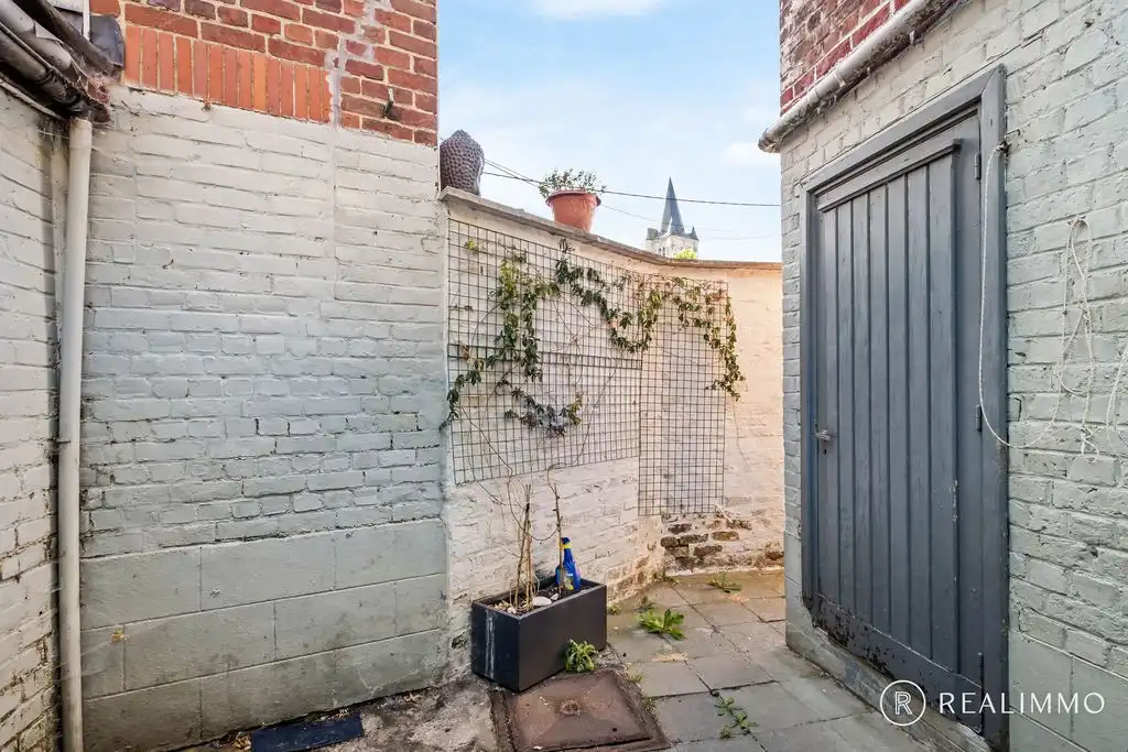 Op te frissen woning met 3 slaapkamers en binnenkoer te Celles foto 9