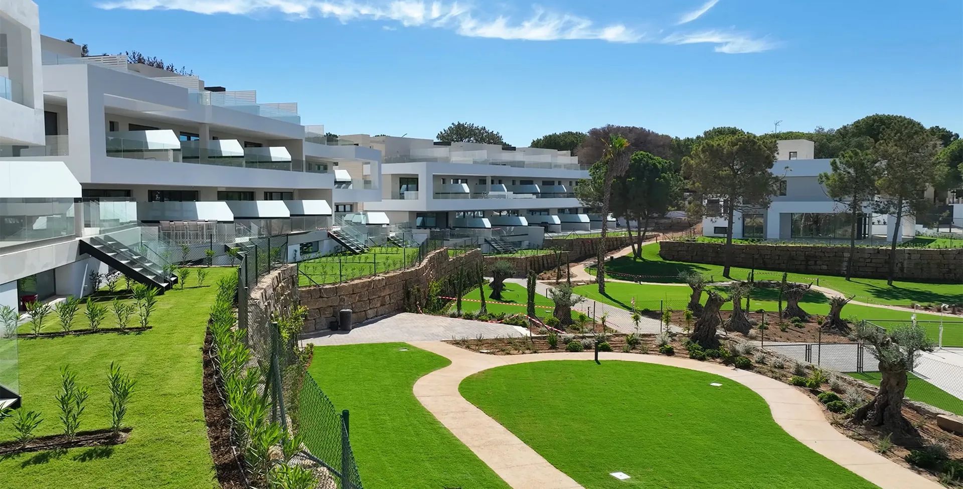Exclusieve designvilla in Elviria – luxe, ruimte en nabij het strand! foto 8