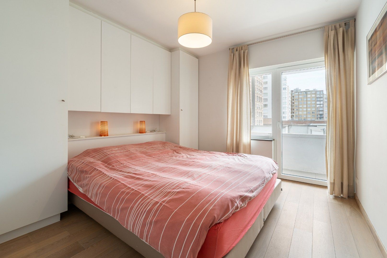 GERENOVEERD APPARTEMENT MET ZIJDELINGS ZEEZICHT: TOPLIGGING !! foto 10