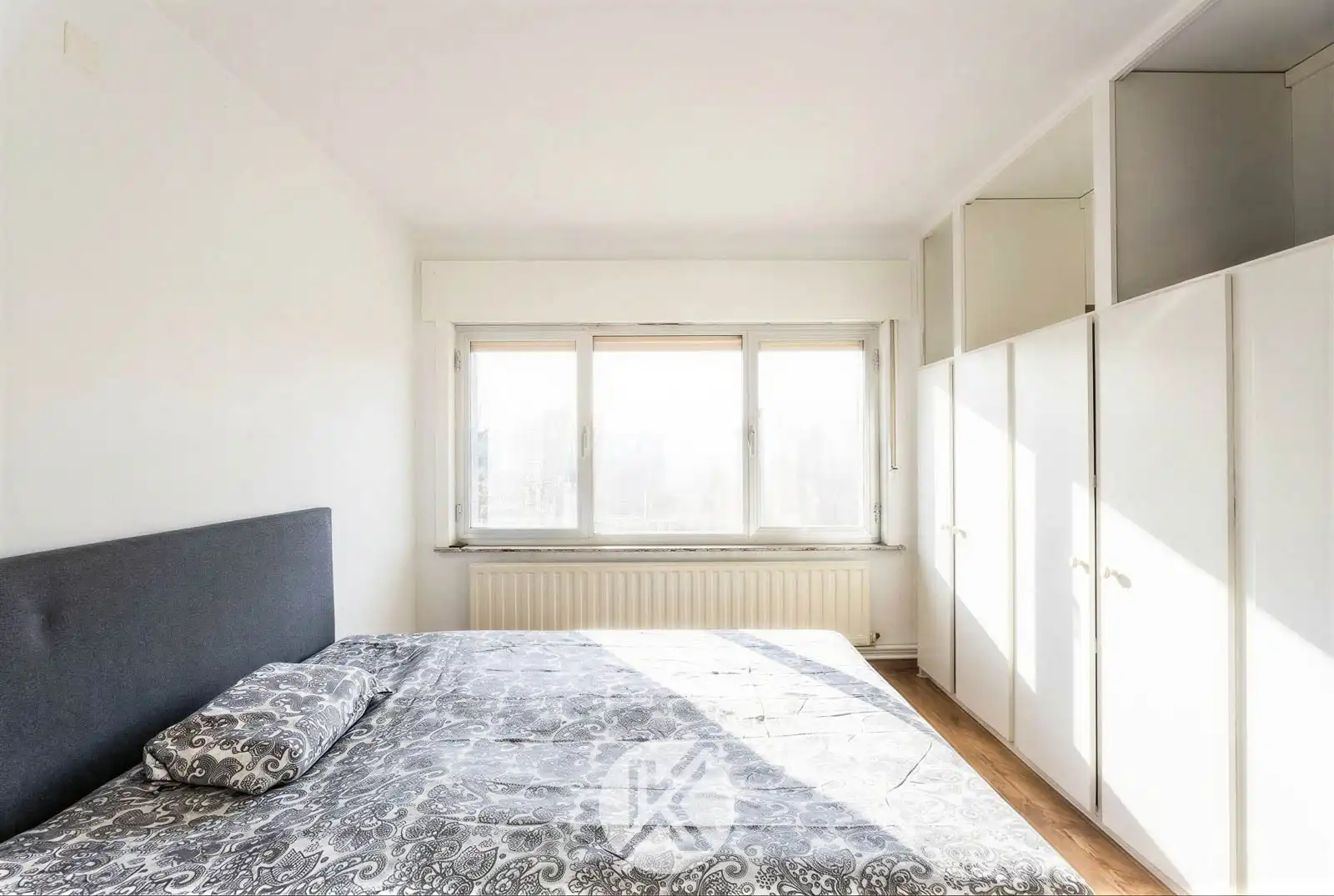 Solide halfopen gezinswoning nabij centrum foto 19