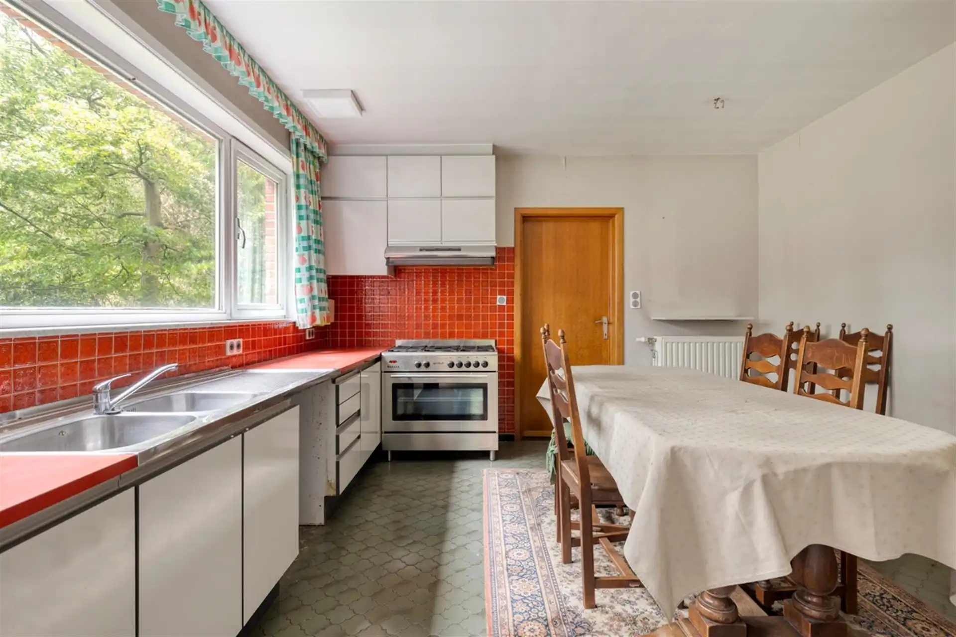 Ruime vrijstaande villa op een perceel van 3.235 m² foto 6