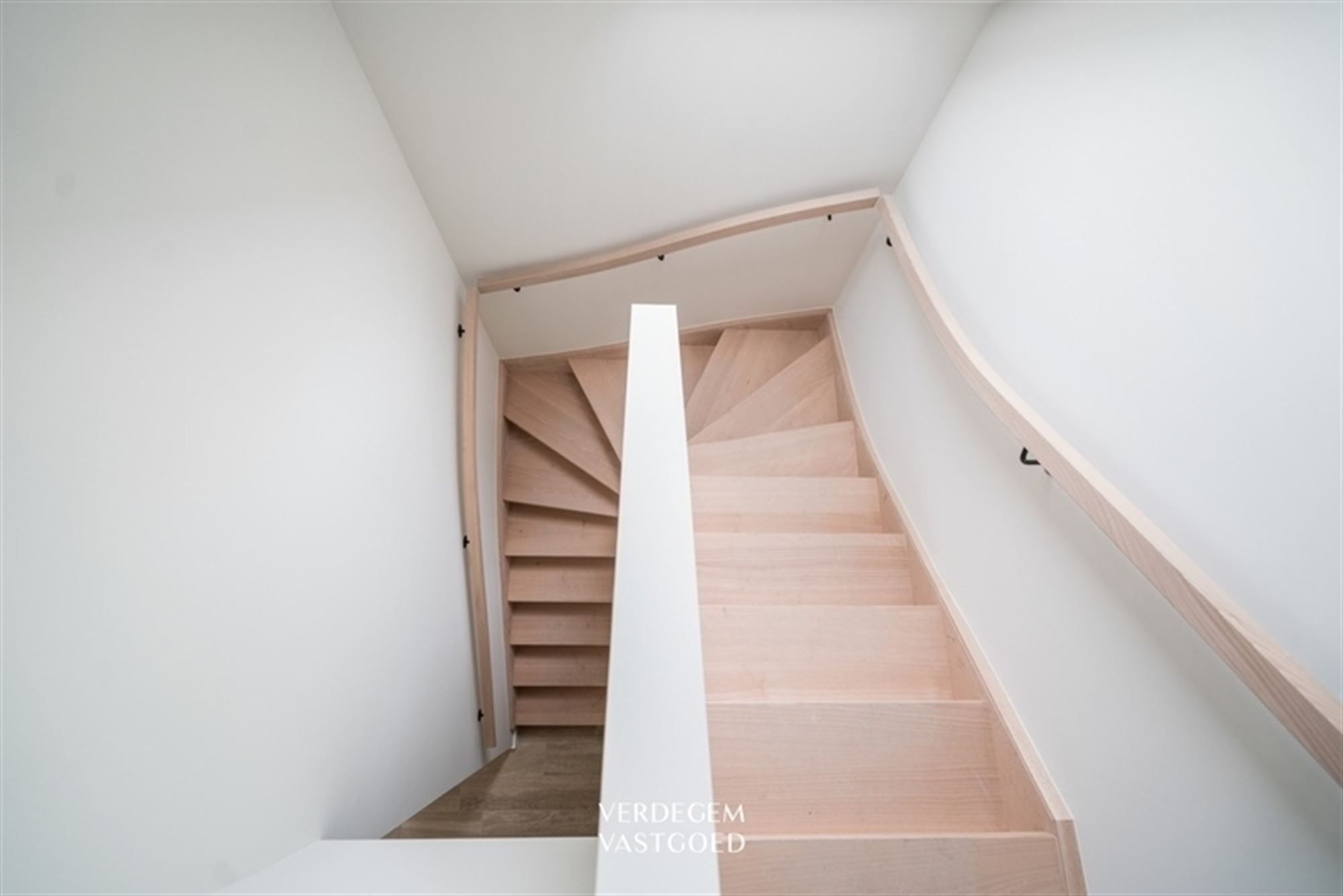 Prachtig duplexappartement met 3 slaapkamers en overdekt terras foto 9