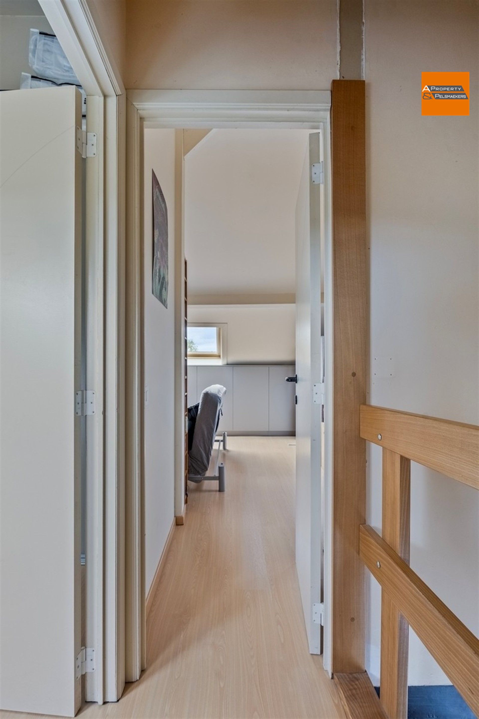 Gerenoveerde woning foto 25