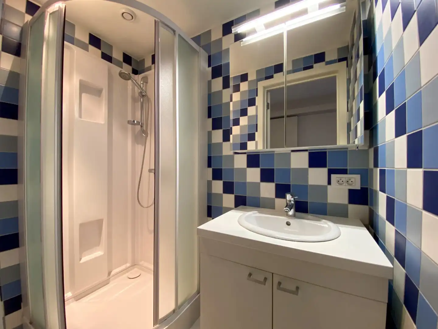 Zeer ruim appartement met 3 slaapkamers, 3 badkamers en gigantisch terras. foto 18