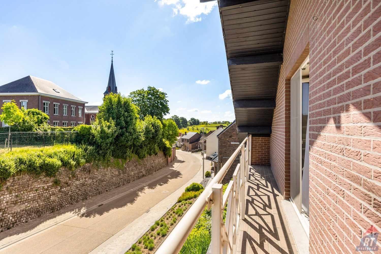 Instapklare open bebouwing met tuin op het zuidwesten en 4 slaapkamers foto 15