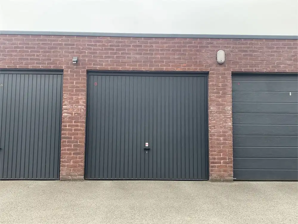 Instapklaar dakappartement met  2 slaapkamers + garage foto 10