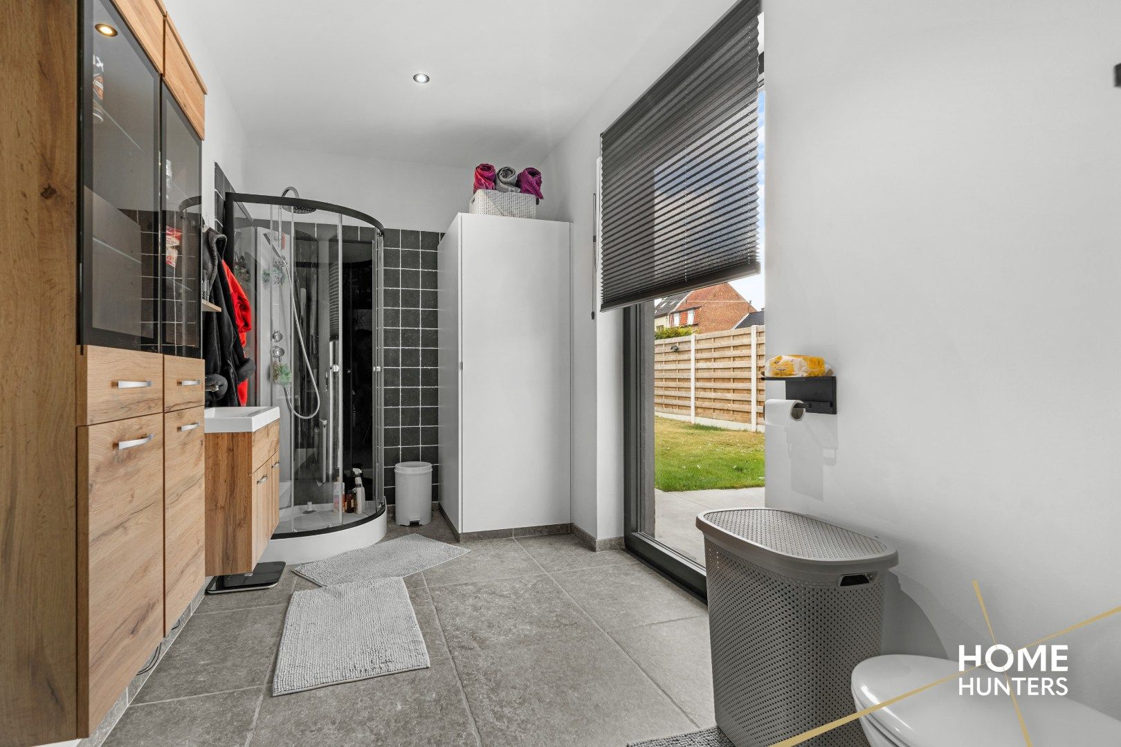 Instapklare, volledig gerenoveerde rijwoning met garage in hartje Wervik foto 9