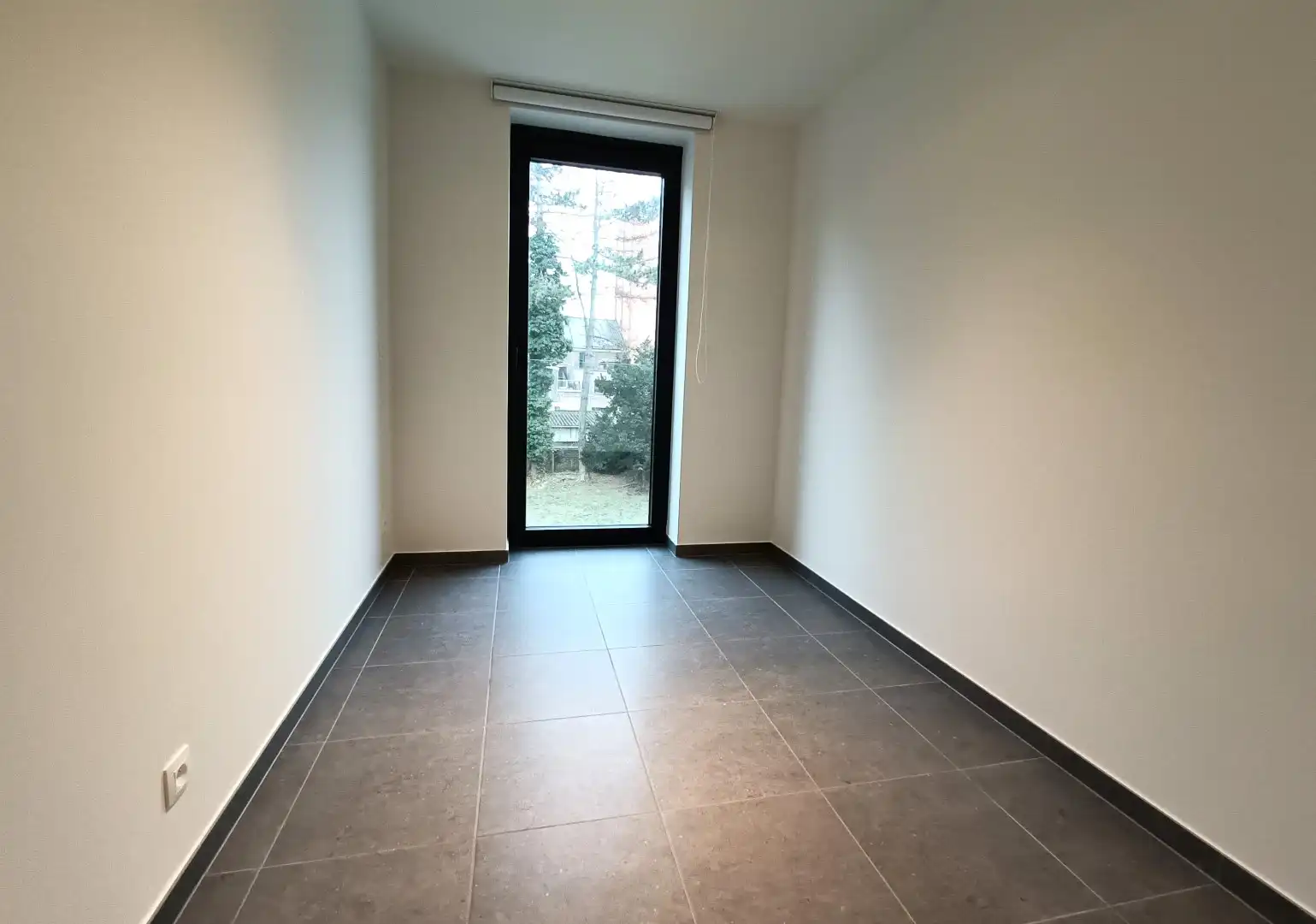 MODERN APPARTEMENT MET RUIM TERRAS EN AUTOSTAANPLAATS foto 10