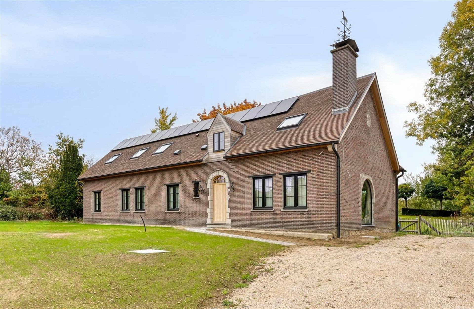 Luxueuze woning met riante tuin te Sint-Lievens-Houtem foto 2