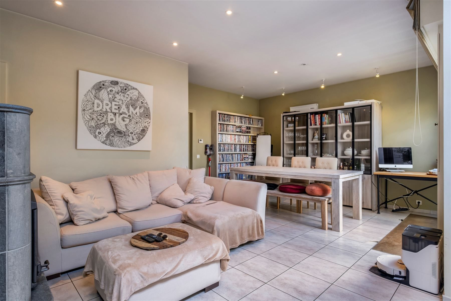 Ruime woning met praktijkruimte, magazijn  in het centrum foto 3