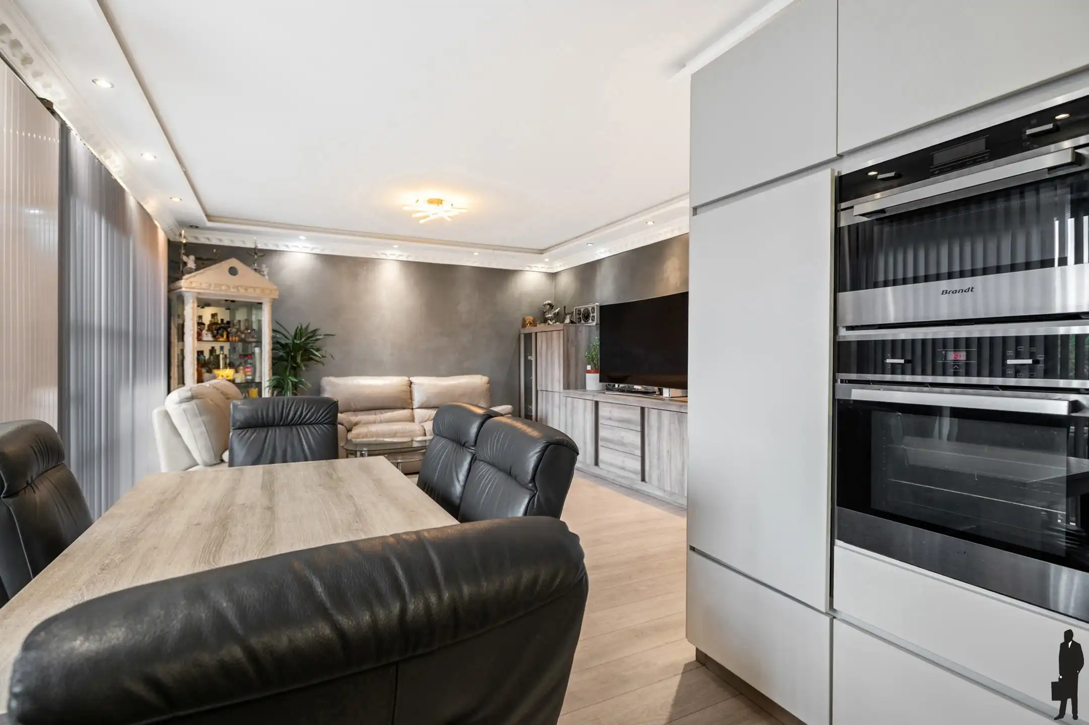 Appartementsgebouw op top-locatie te koop foto 42