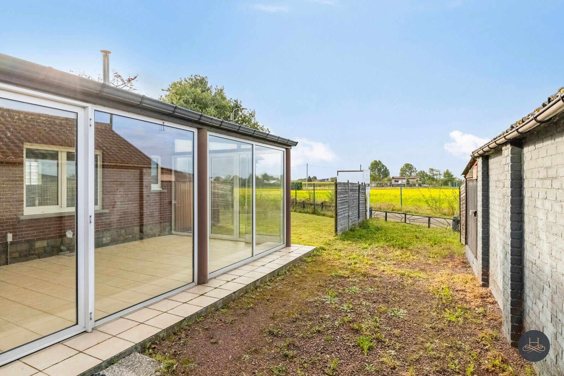 Renovatiewoning met grote garage foto 28