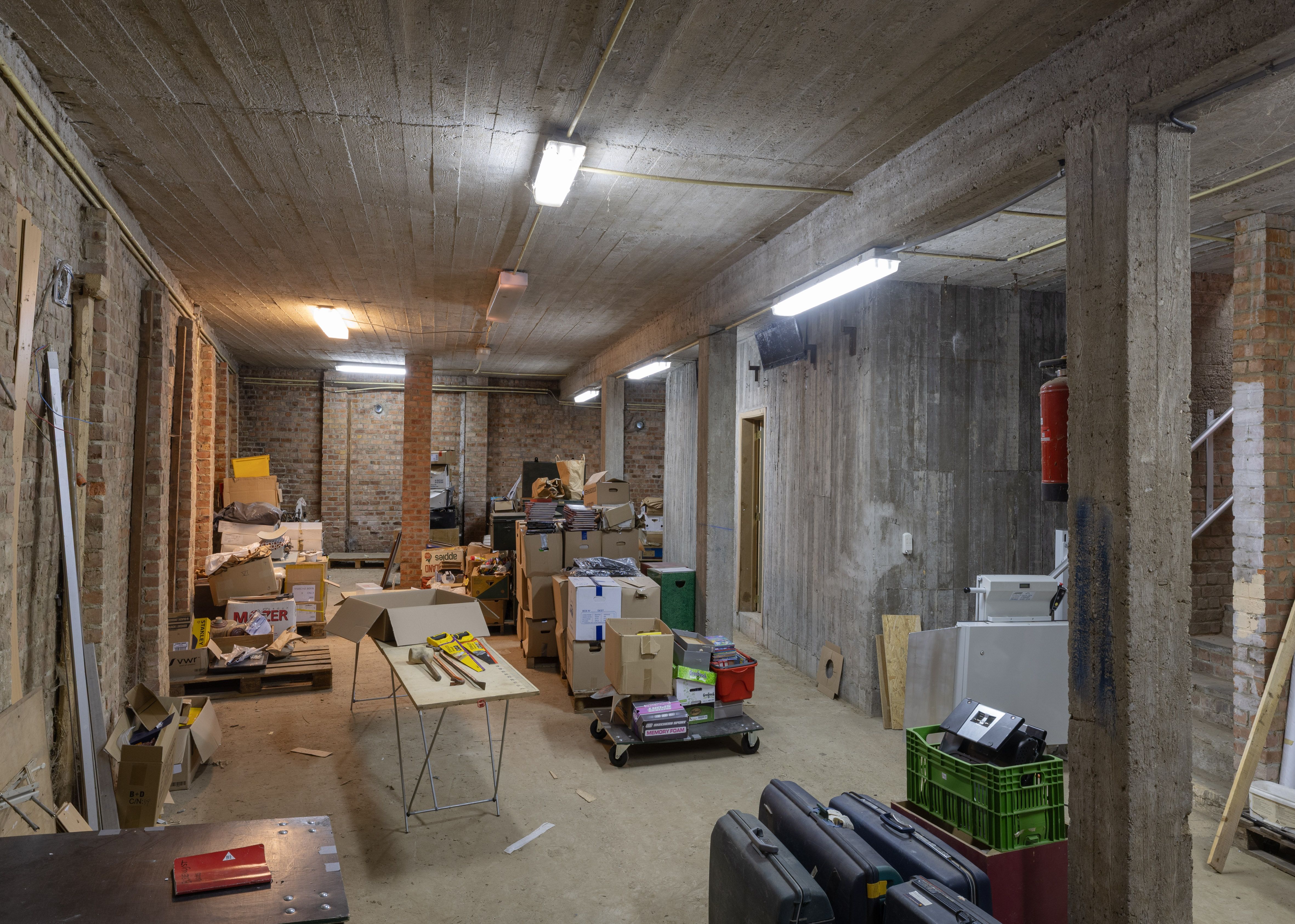 Loods + 5 vergunde woningen foto 11