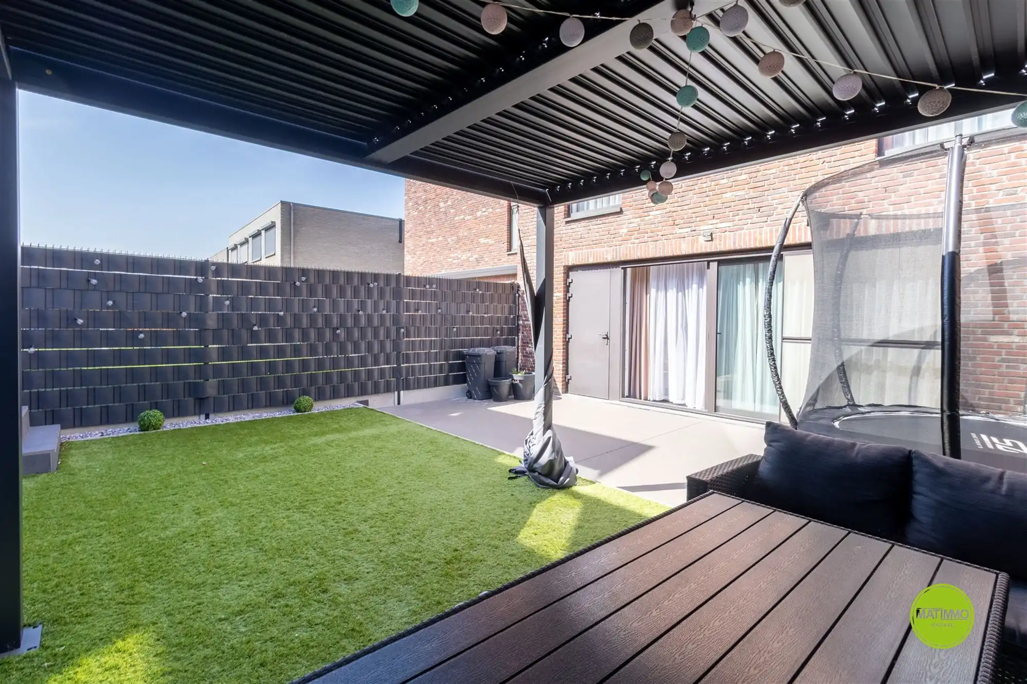 Modern wonen met zonnige tuin en private parkeerplaats foto 14