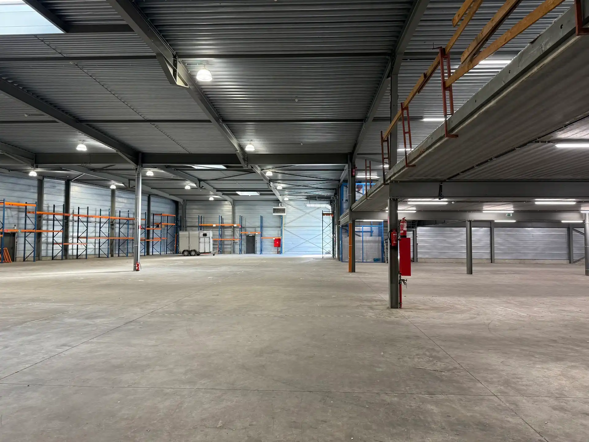 Bedrijfsgebouw te koop in Tongeren foto 7