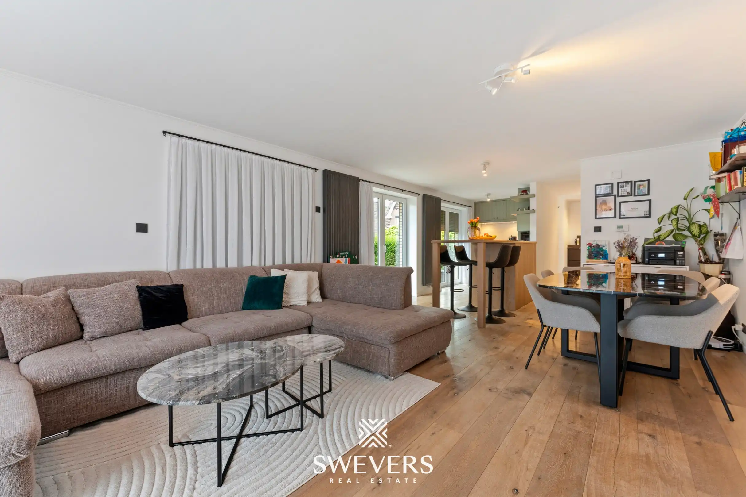 Instapklaar gerenoveerd appartement met 3 slaapkamers en een garage in centrum Houthalen foto {{pictureIndex}}