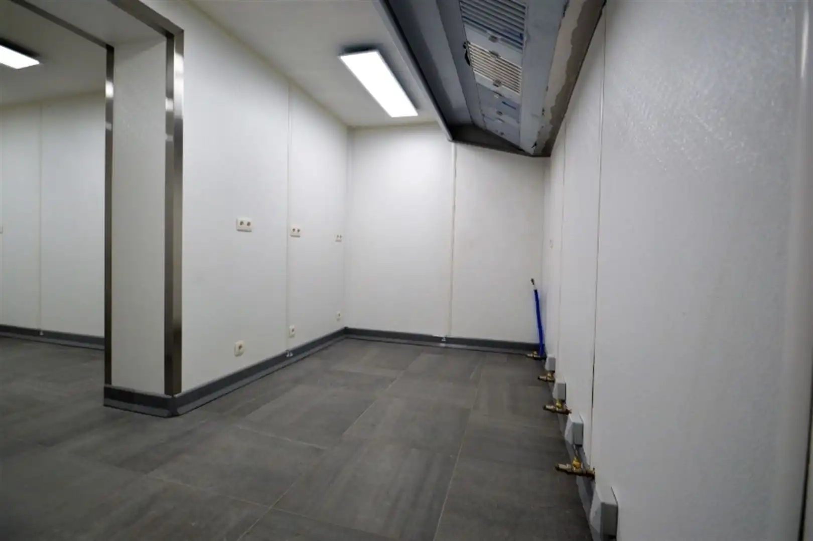 Goed gelegen horecazaak foto 14