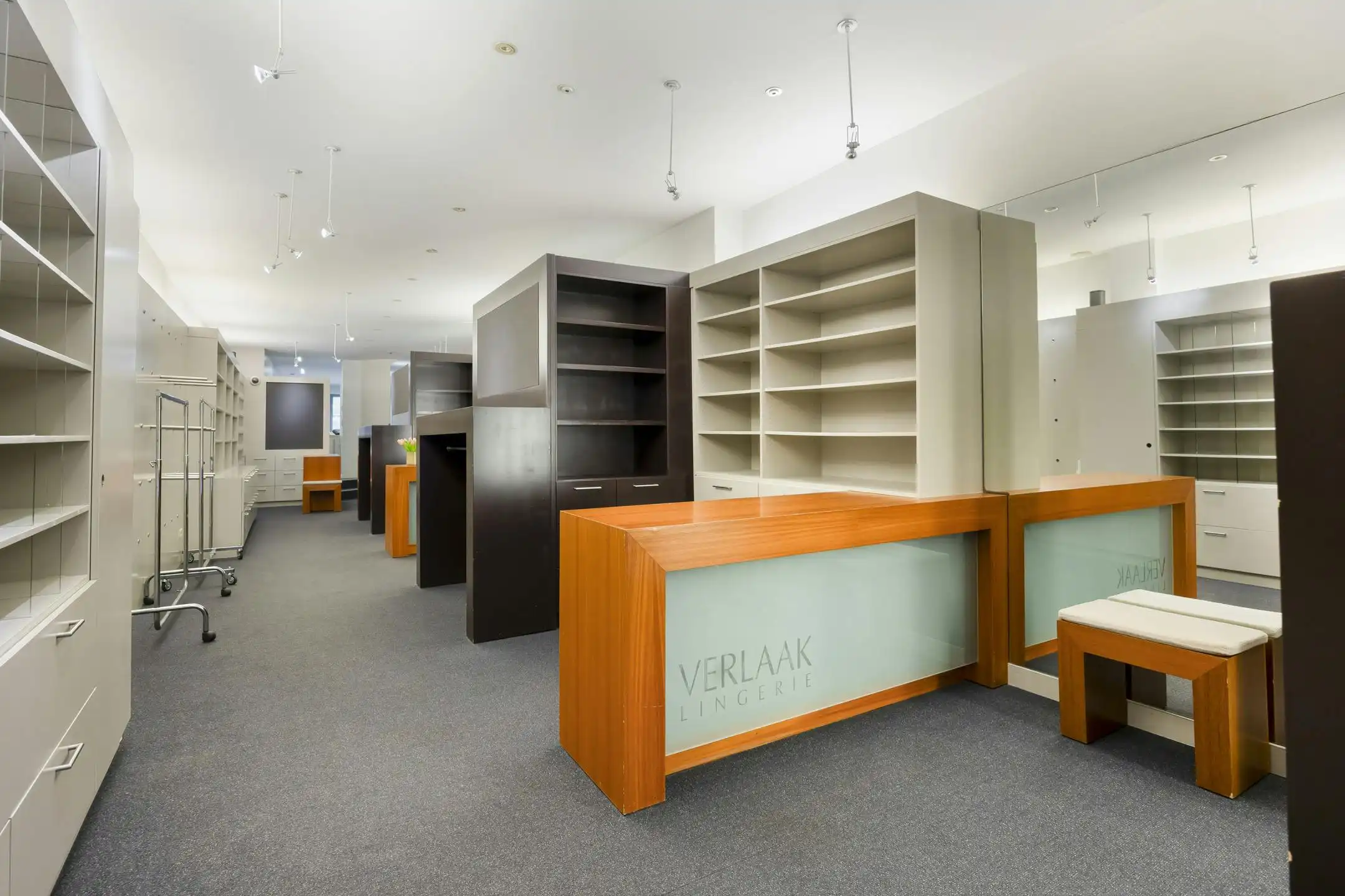 Stijlvolle stadswoning met handelspand te koop in hartje Maaseik foto 12