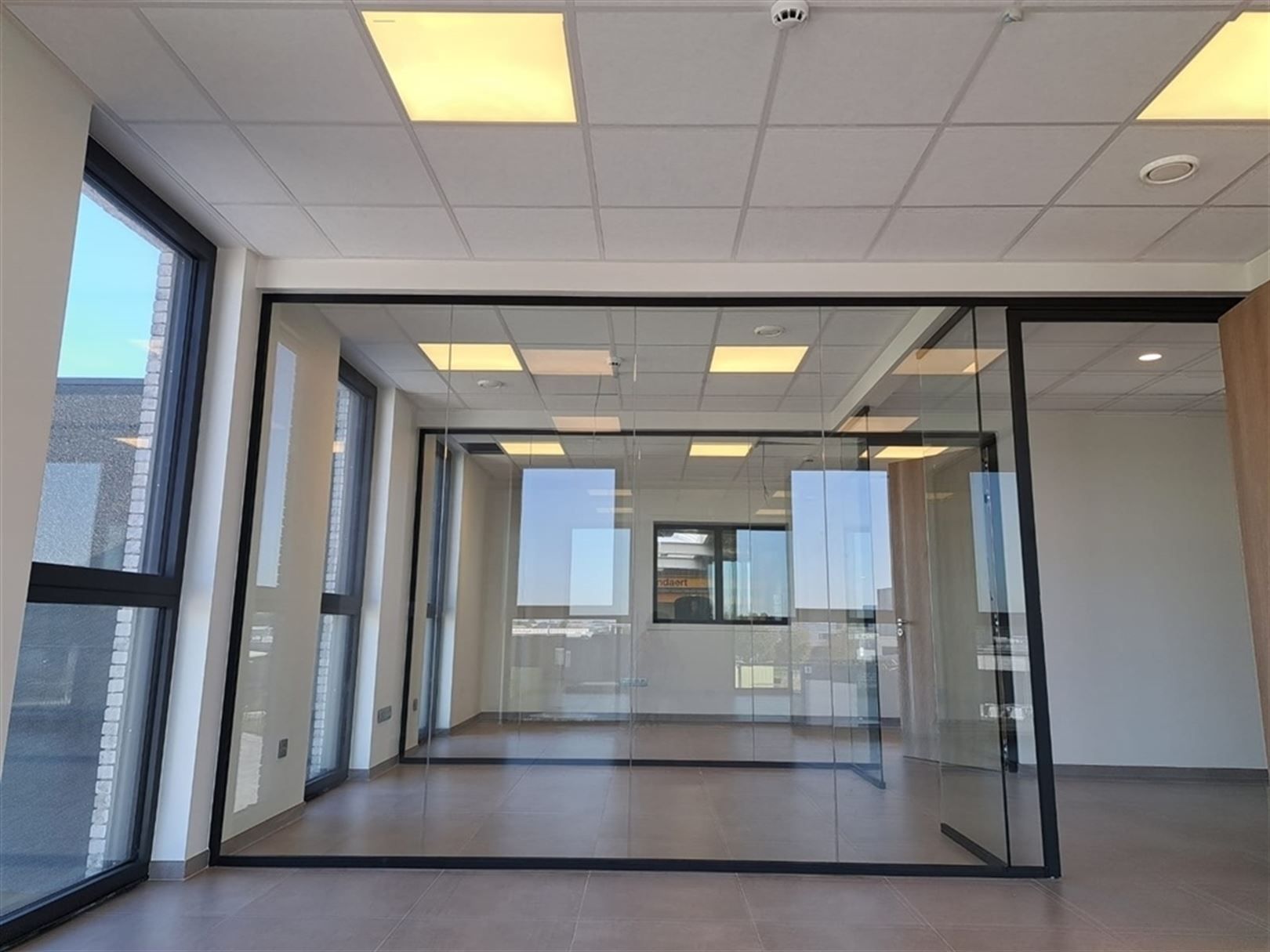 nieuwbouwkantoren met vlotte bereikbaarheid foto 3