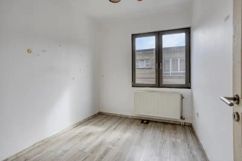 Op te knappen woning met veel potentieel in rustige woonomgeving foto 7