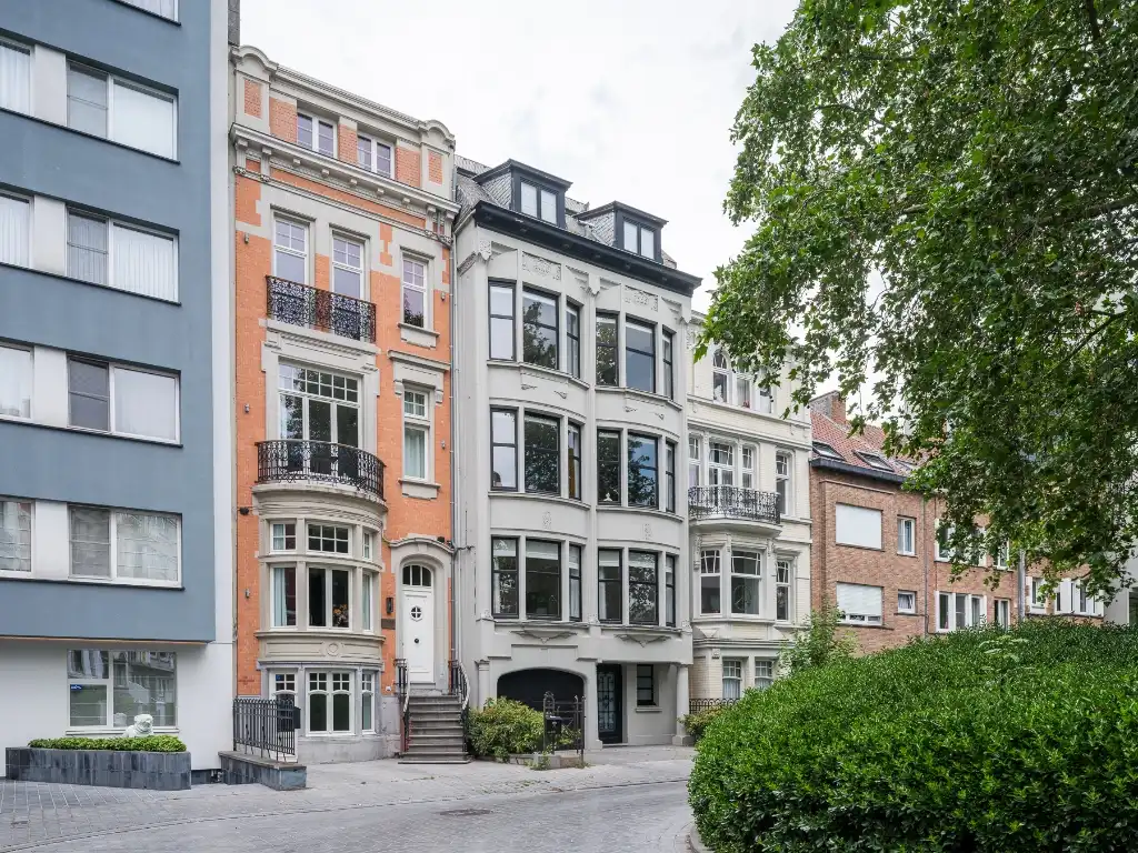 Oostende – ‘Les Hirondelles’: statige eclectische burgerwoning met handelsruimte en drie appartementen. foto 36