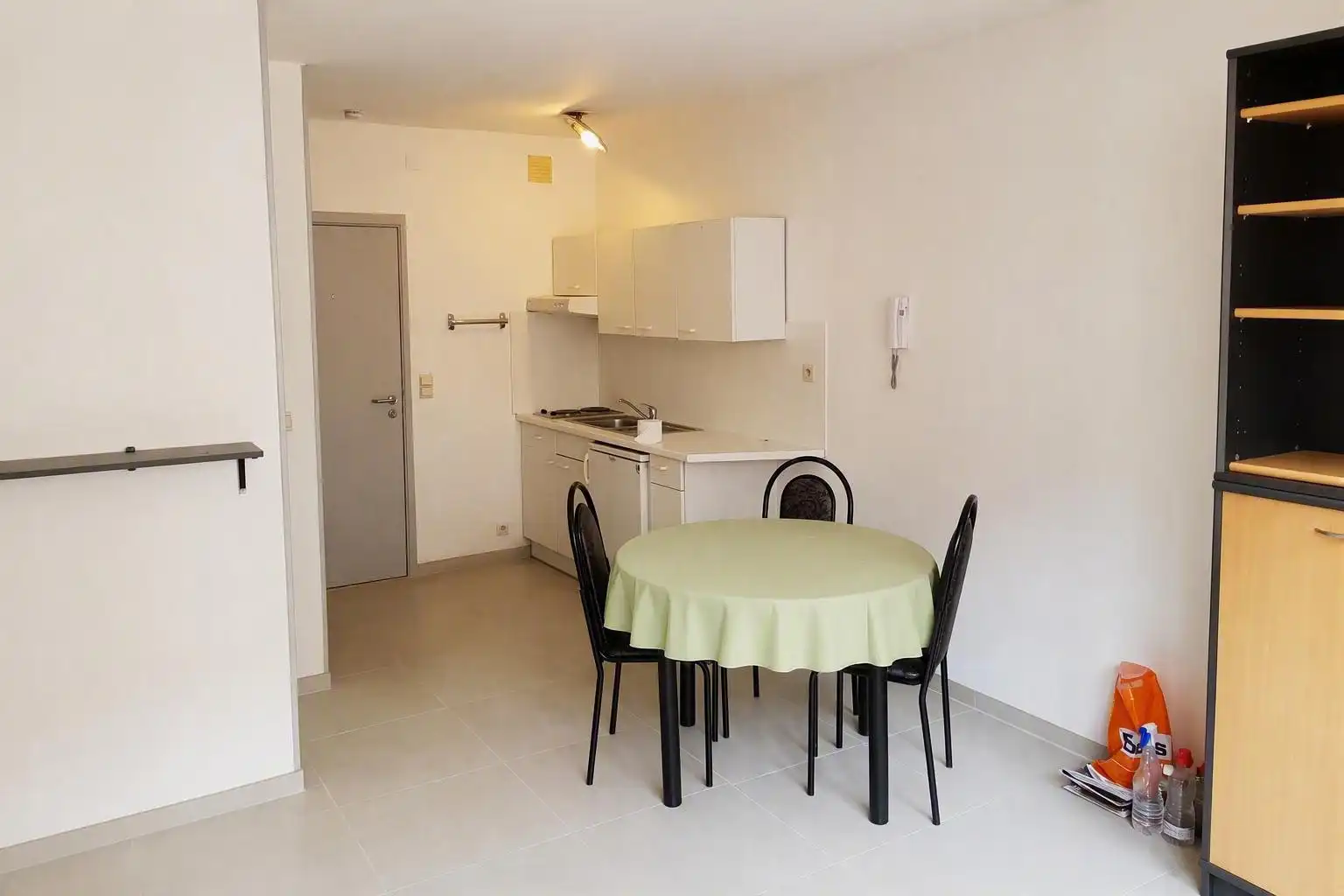 Appartement te huur foto {{pictureIndex}}