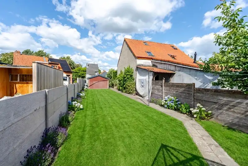 Woning aan de stadsrand nabij de Daknamse bossen... foto 2