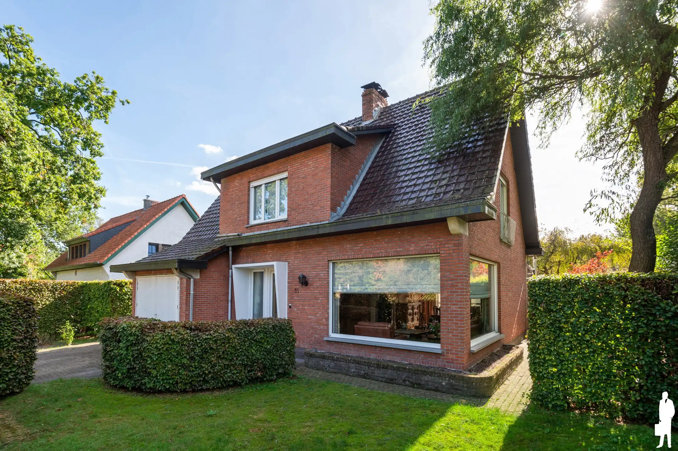 Karaktervolle vrijstaande woning met 3 slaapkamers, veranda en prachtig aangelegde tuin op toplocatie aan de Kalmthoutse Heide foto 28