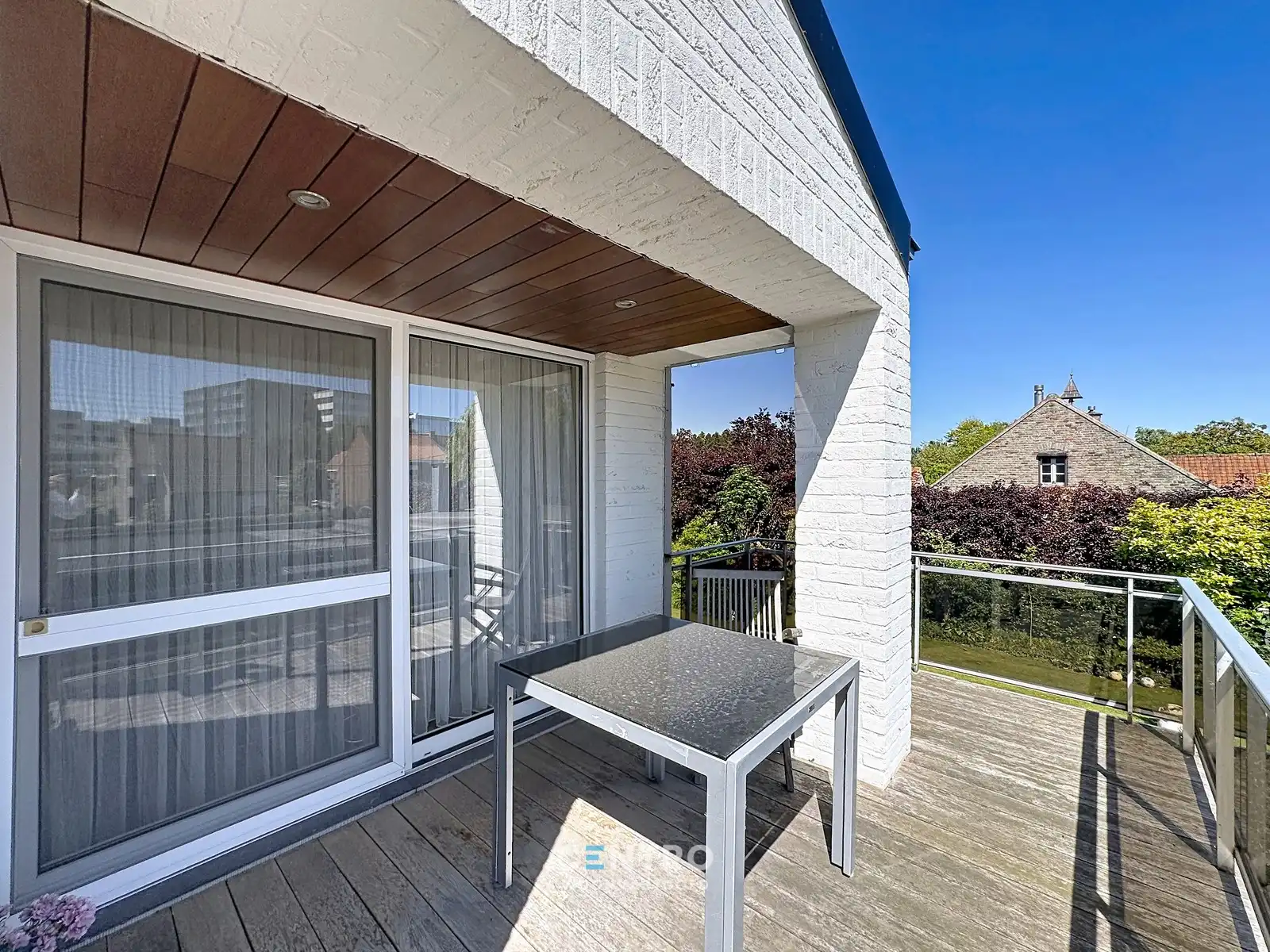 Woning met opslagruimte op zeer strategische locatie! foto 9