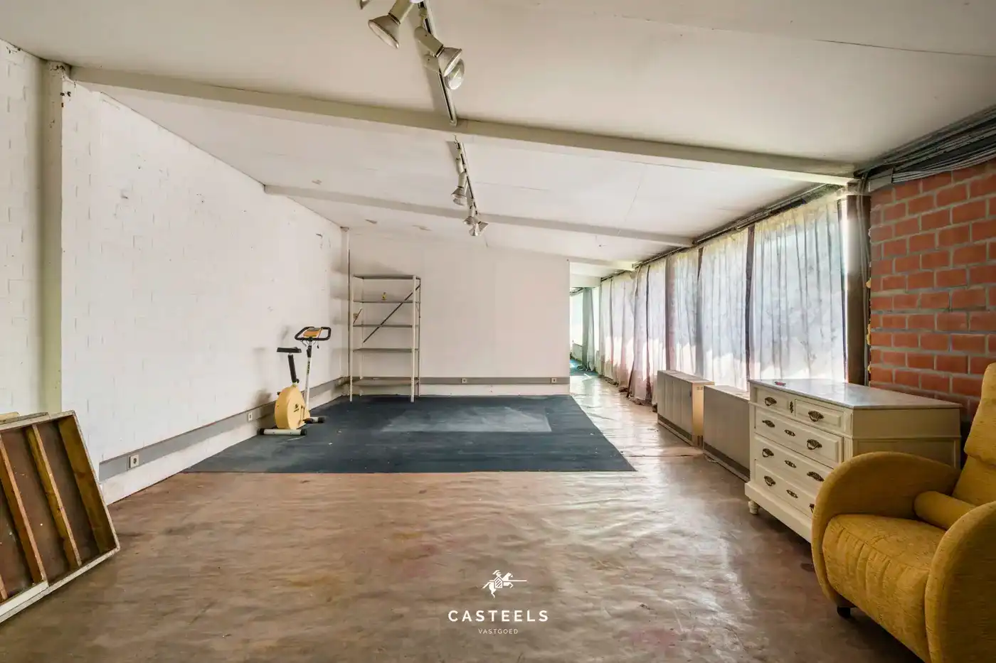 Woning met ruim werkatelier op 1.009 m² in centrum Lochristi foto 23