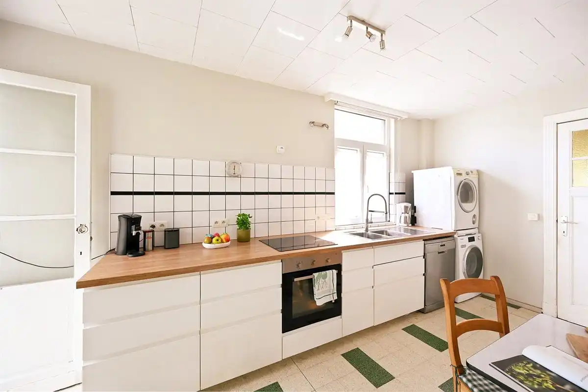 Ruime karaktervolle HOB met tuin en optioneel een achterliggend magazijn van 200m² op toplocatie foto 10