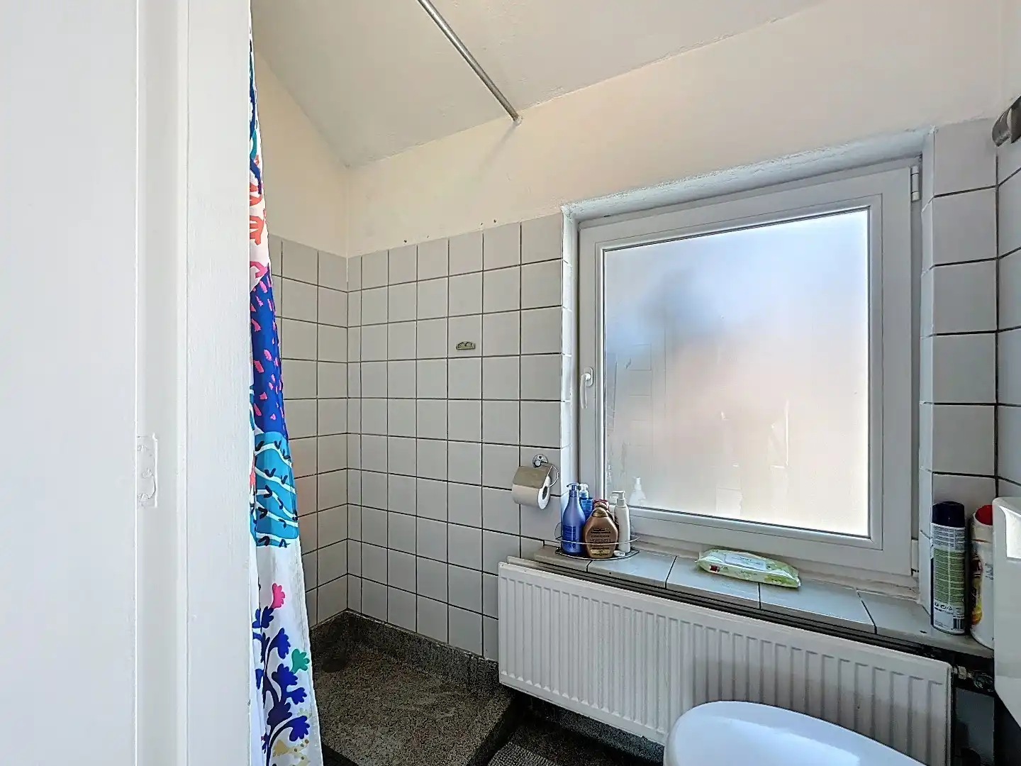 Ruime hoekwoning nabij centrum foto 21