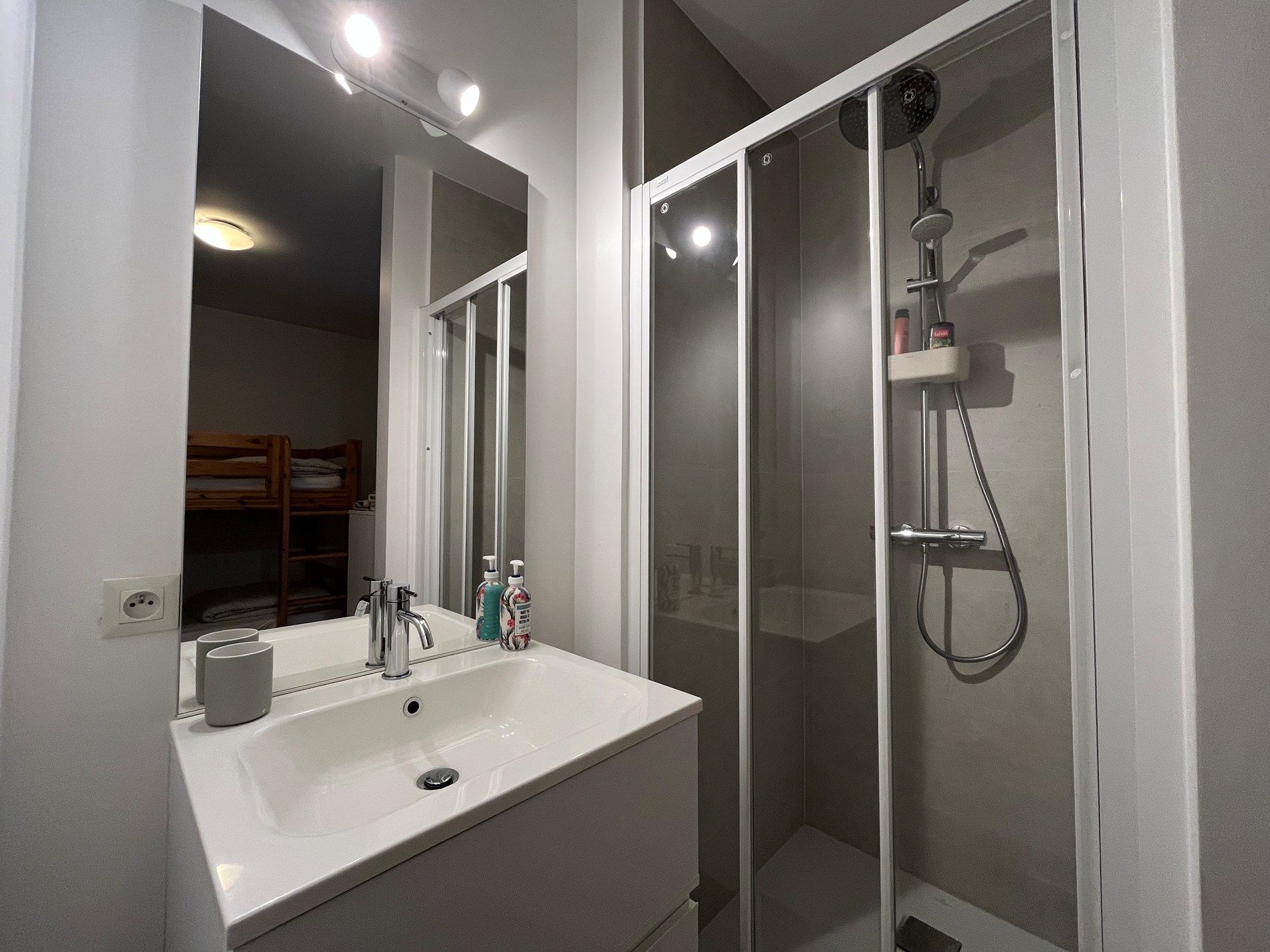 Gelijkvloers appartement op wandelafstand van de Lippenslaan foto 9