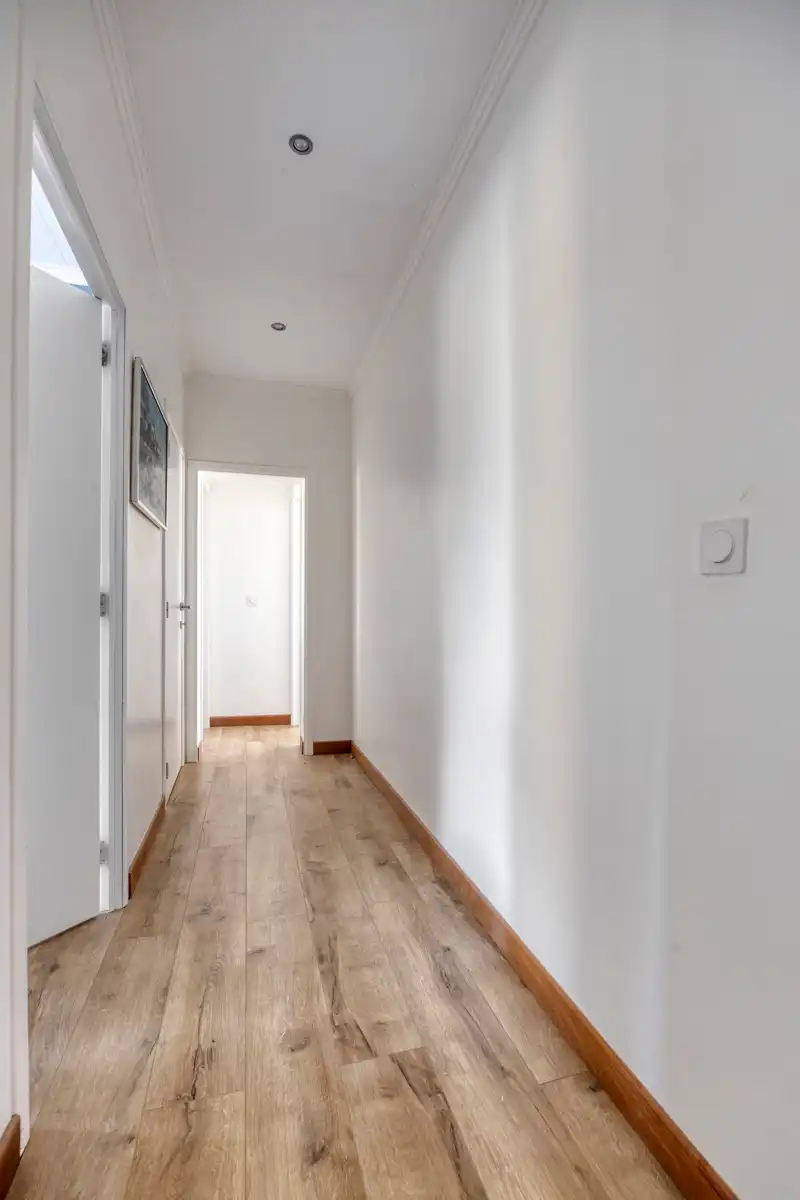 Gerenoveerde woning met 6 slaapkamers foto 10