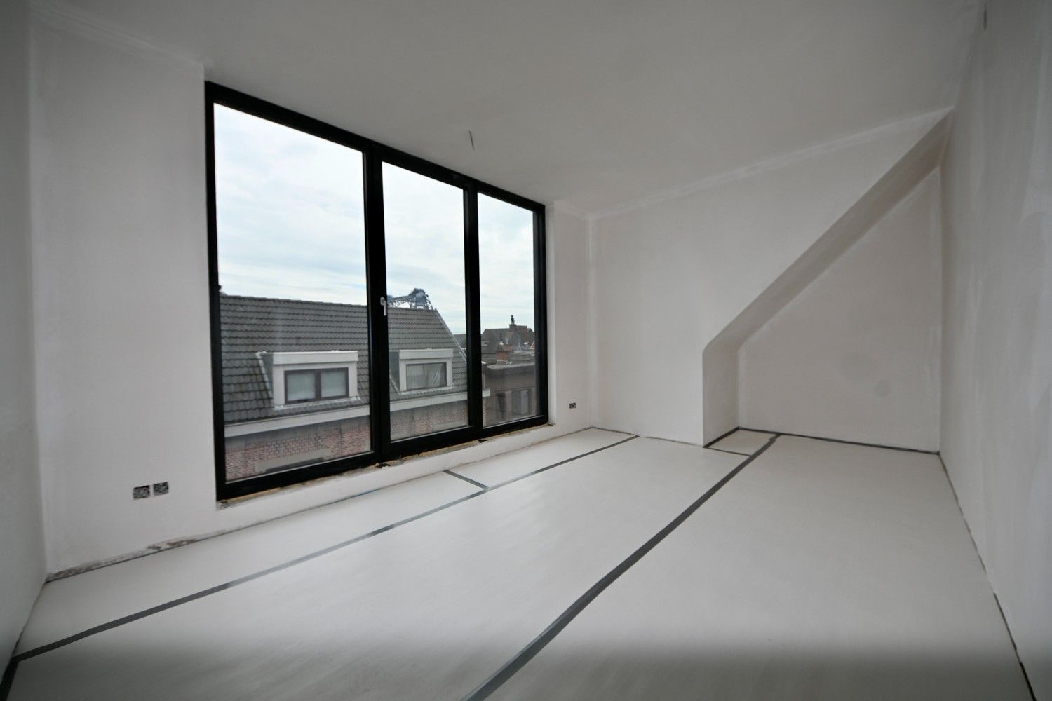 Nieuwbouwappartement met 1 slaapkamers en lift in het centrum. foto 15