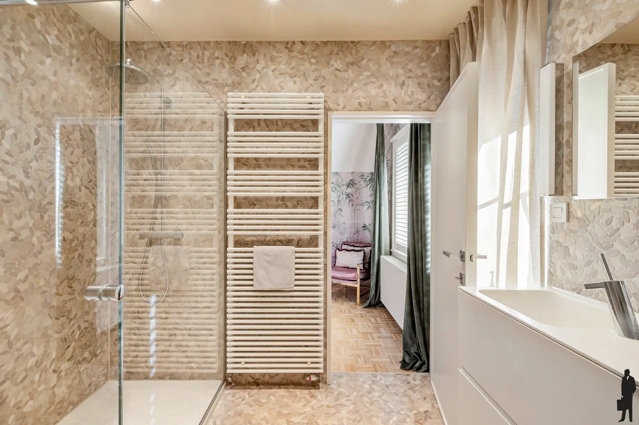 Vrijstaande woning met zwembad in de begeerde St Lucaswijk! foto 15