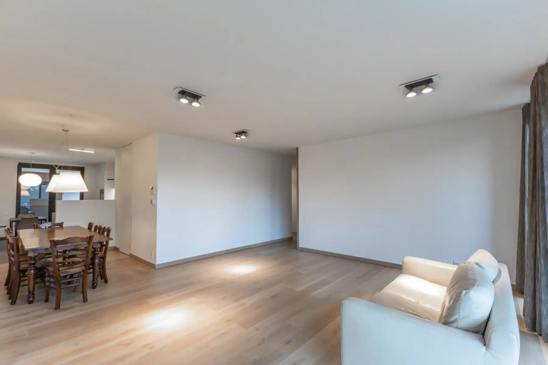 Exclusief appartement met 2 terrassen en autostaanplaats  foto 4