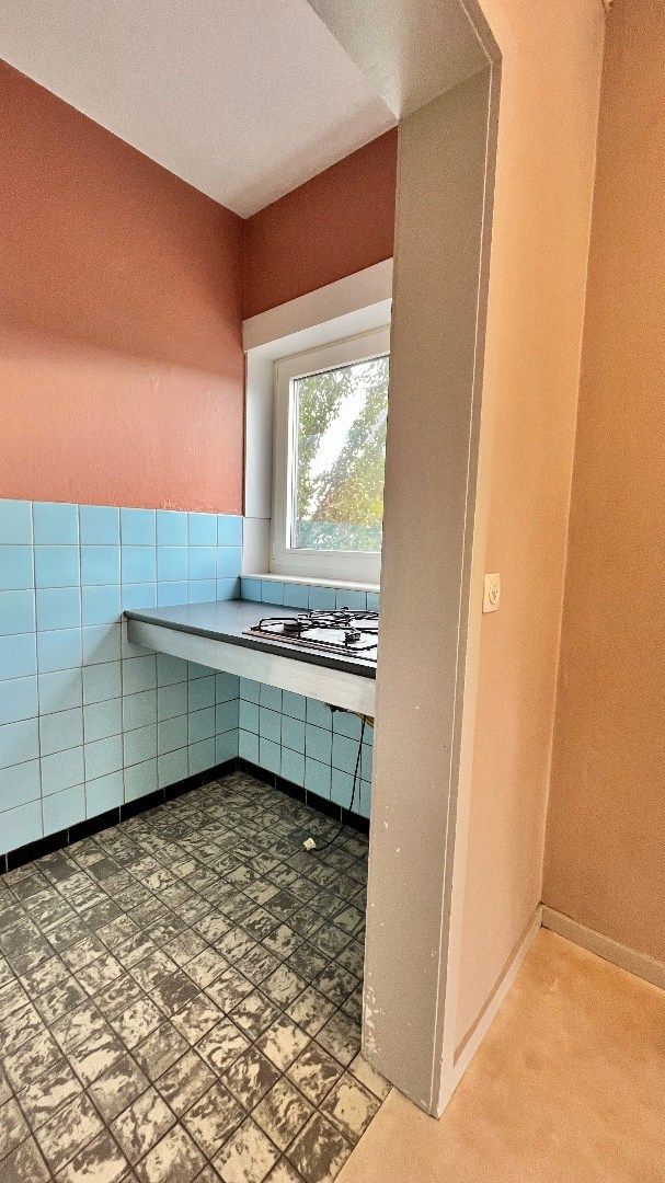 Vrije studio met open zicht op het station foto 8