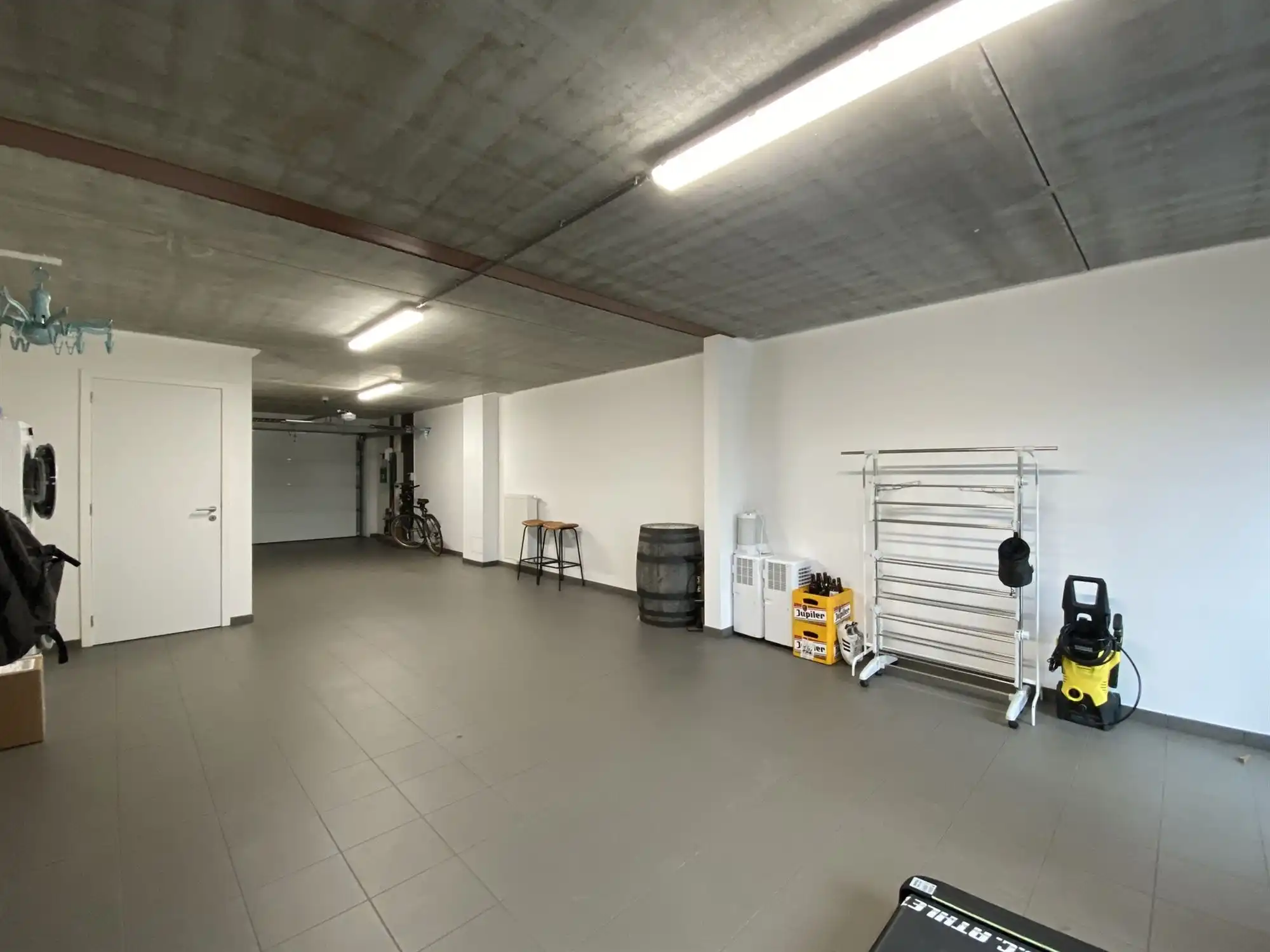 Knappe en ruime bel-etage met 3 slaapkamers, grote garage en tuin. foto 21