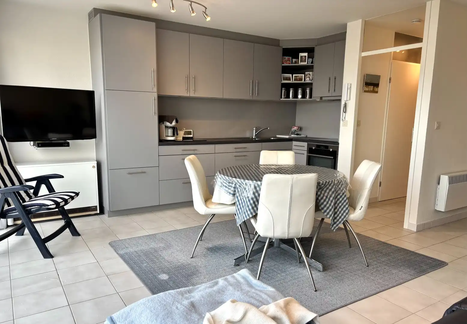 Studio te koop op de 9de verdieping in Residentie Meeuwenbank II foto {{pictureIndex}}