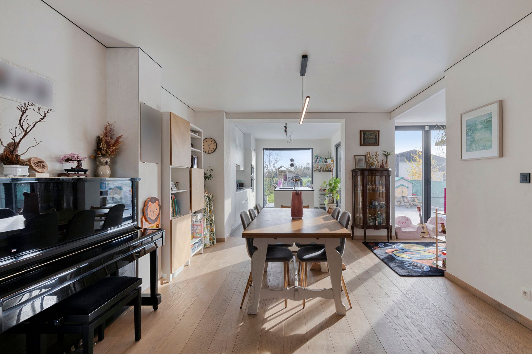 Instapklare woning met 3 slaapkamers, garage en tuin! foto 4