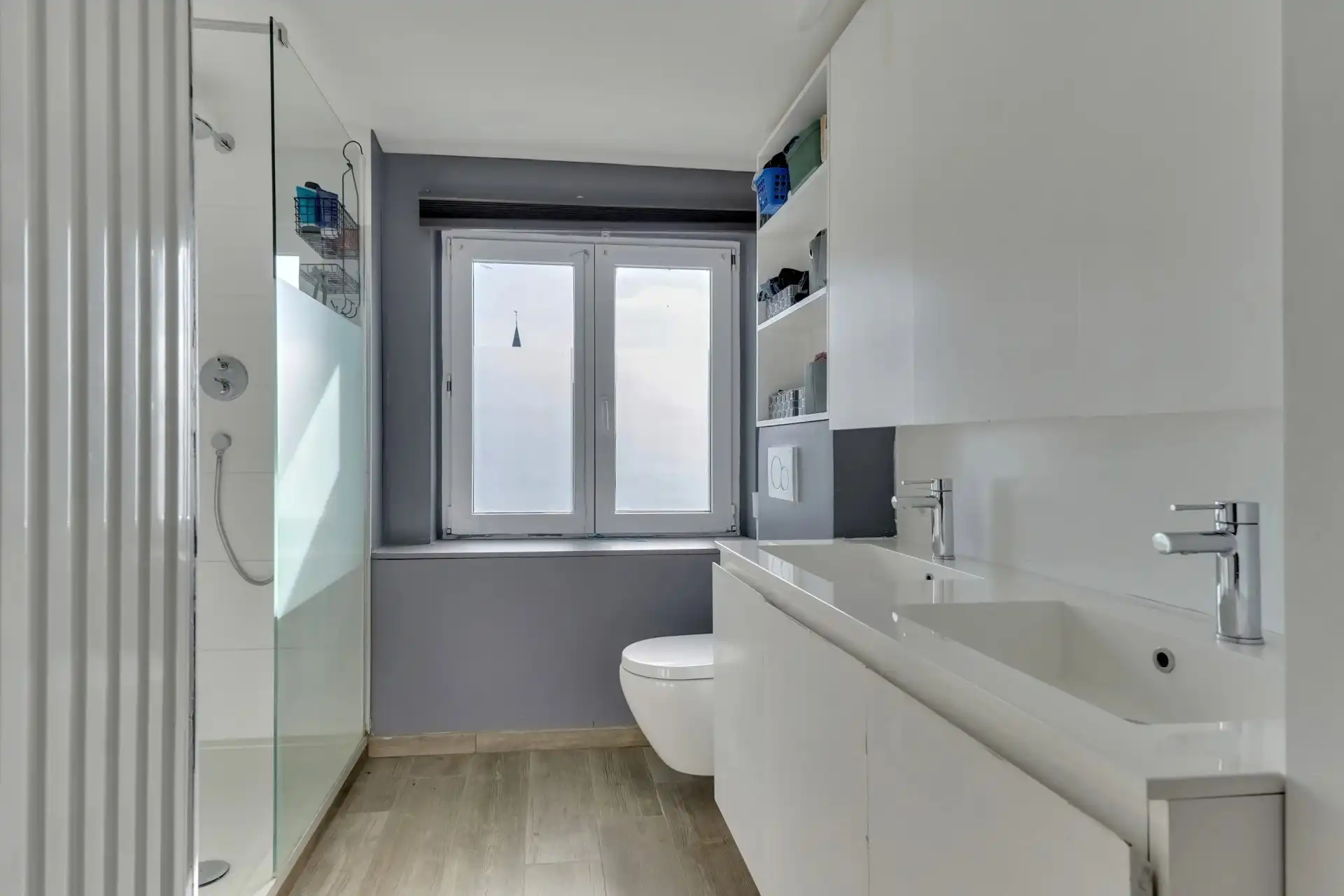 Ruime gezinswoning met drie slaapkamers foto 17