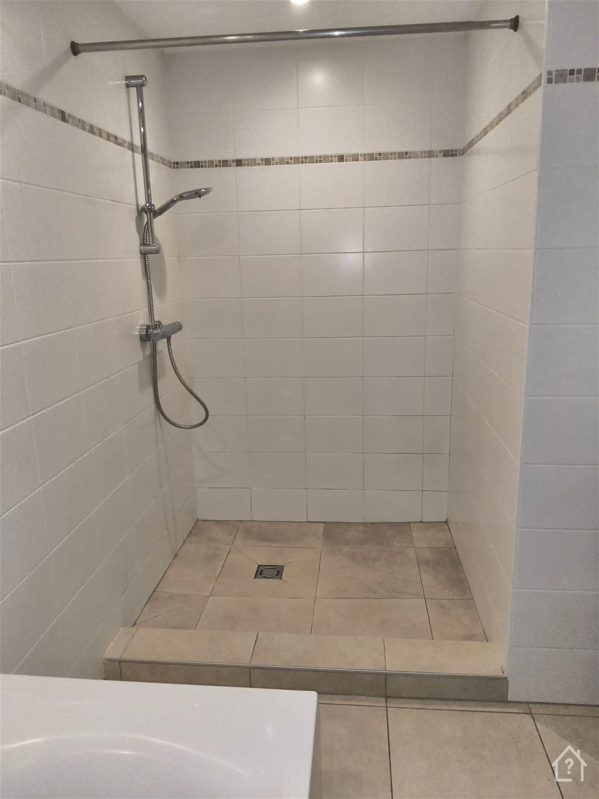 2 slaapkamer appartement met privatieve tuin en 2 parkings foto 13