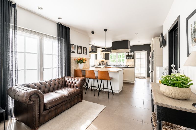 Charmante villa met zwembad, 5 slaapkamers in een rustige buurt! foto 6