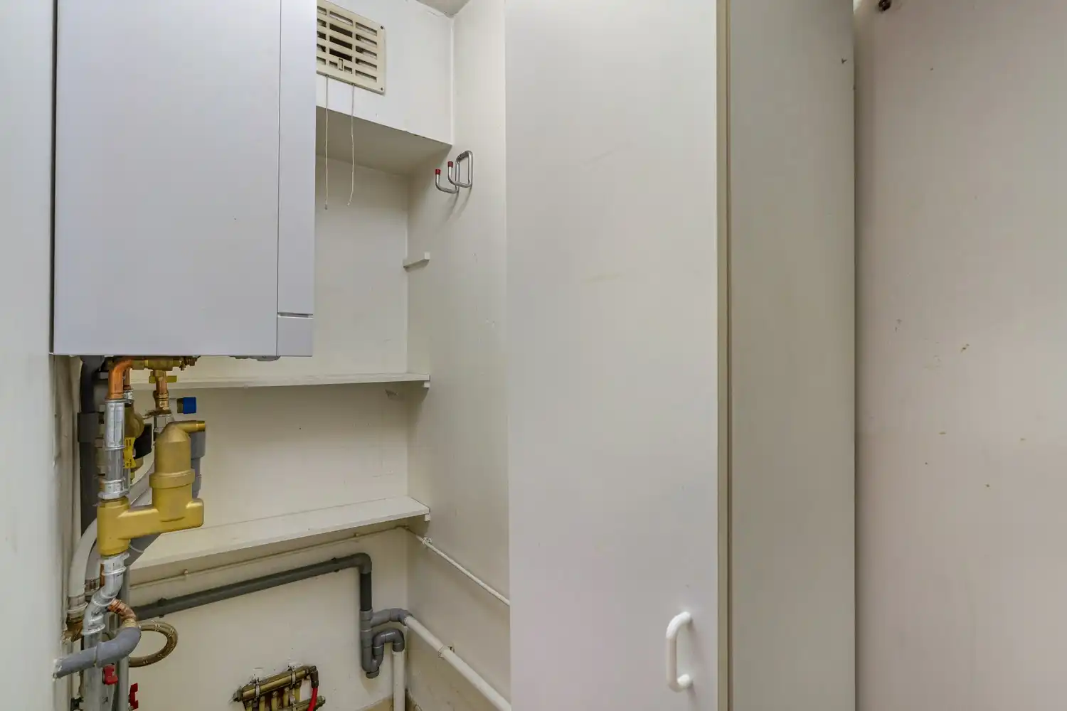 Appartement met 2 slaapkamers en ruime garage in het stadscentrum van Sint-Truiden foto 15