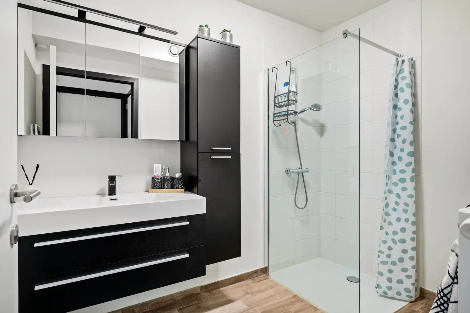 Instapklaar appartement met 2 slaapkamers en zonnig terras! foto 6