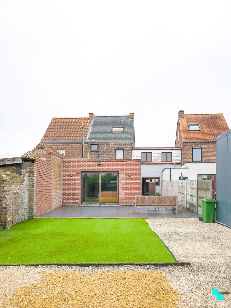 Charmante woning met vijf slaapkamers en inpandige garage te Merelbeke foto 30