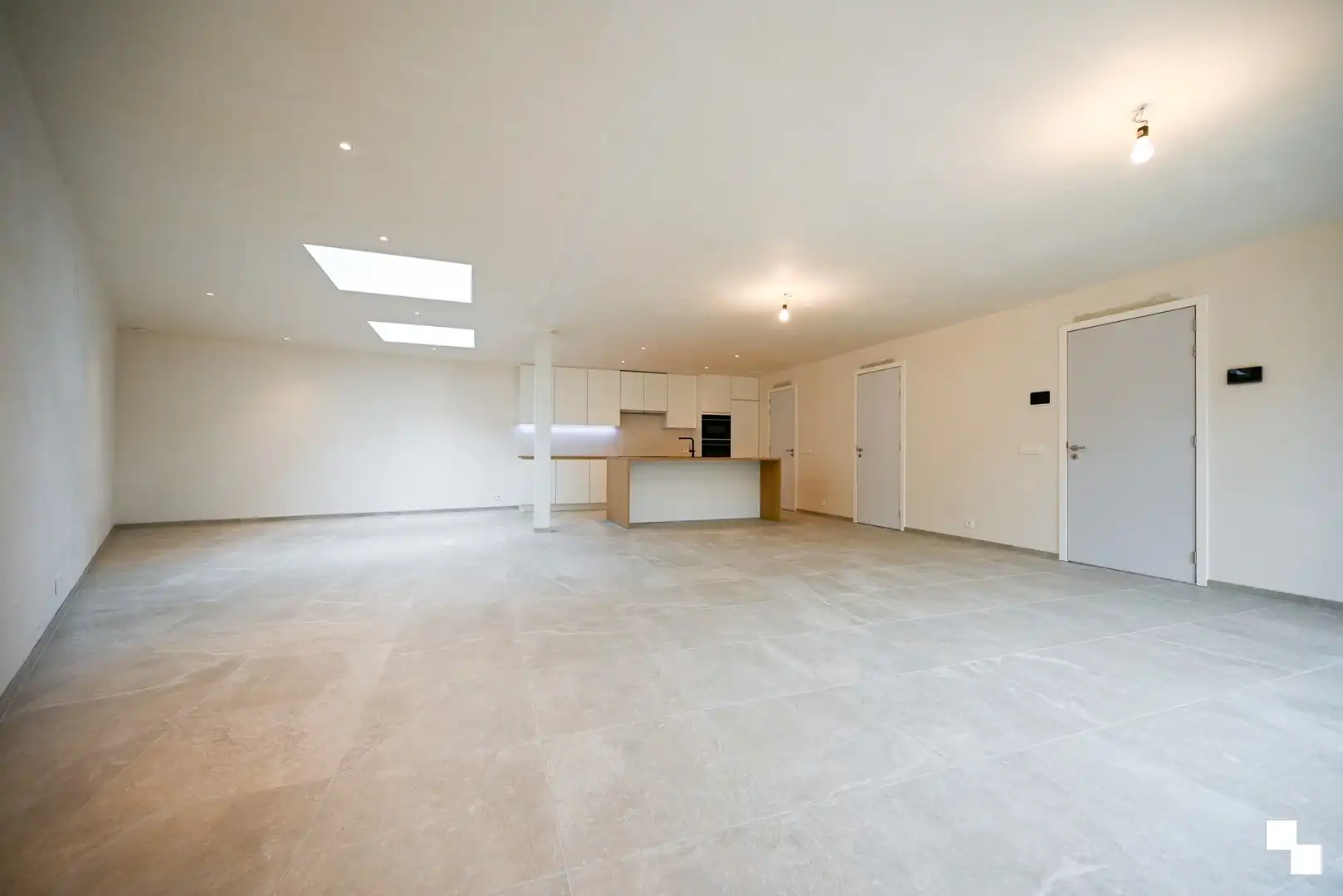 Uitzonderlijk ruime nieuwbouwwoning te Izegem foto 4