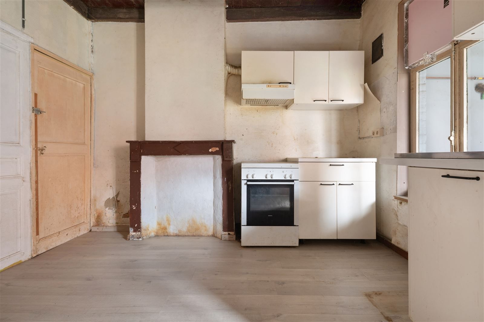 Kasteeldienstwoning te hartje Herzele foto 11